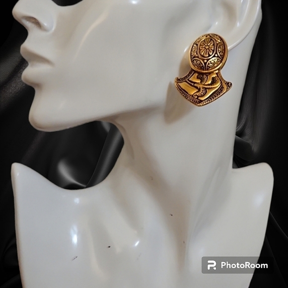 VTG BEN-AMUN Chunky Statement Clip-on Etruscan Warrior Castlecore Earrings - Picture 1 of 7
